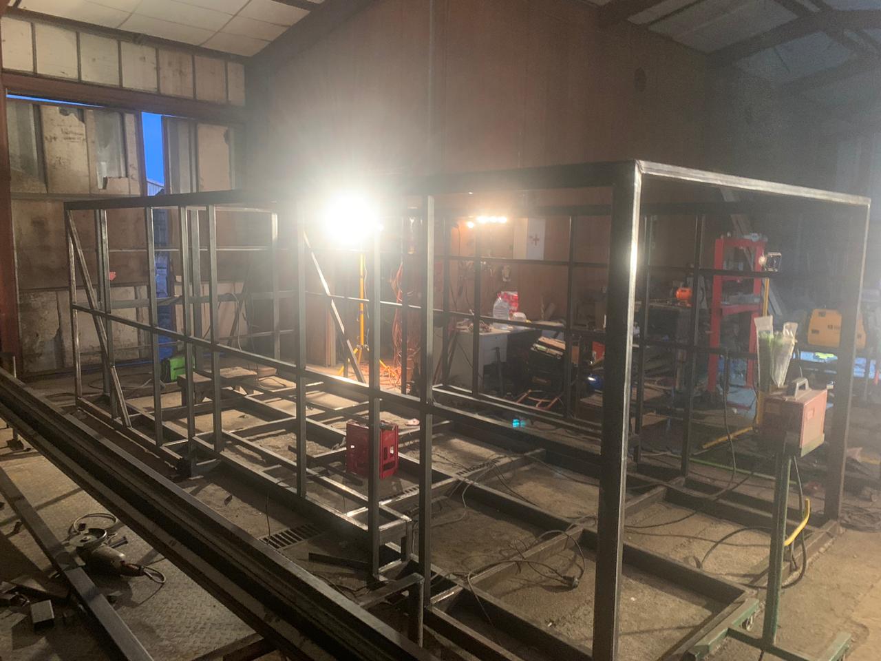 Carro HF — Estructura metálica en taller