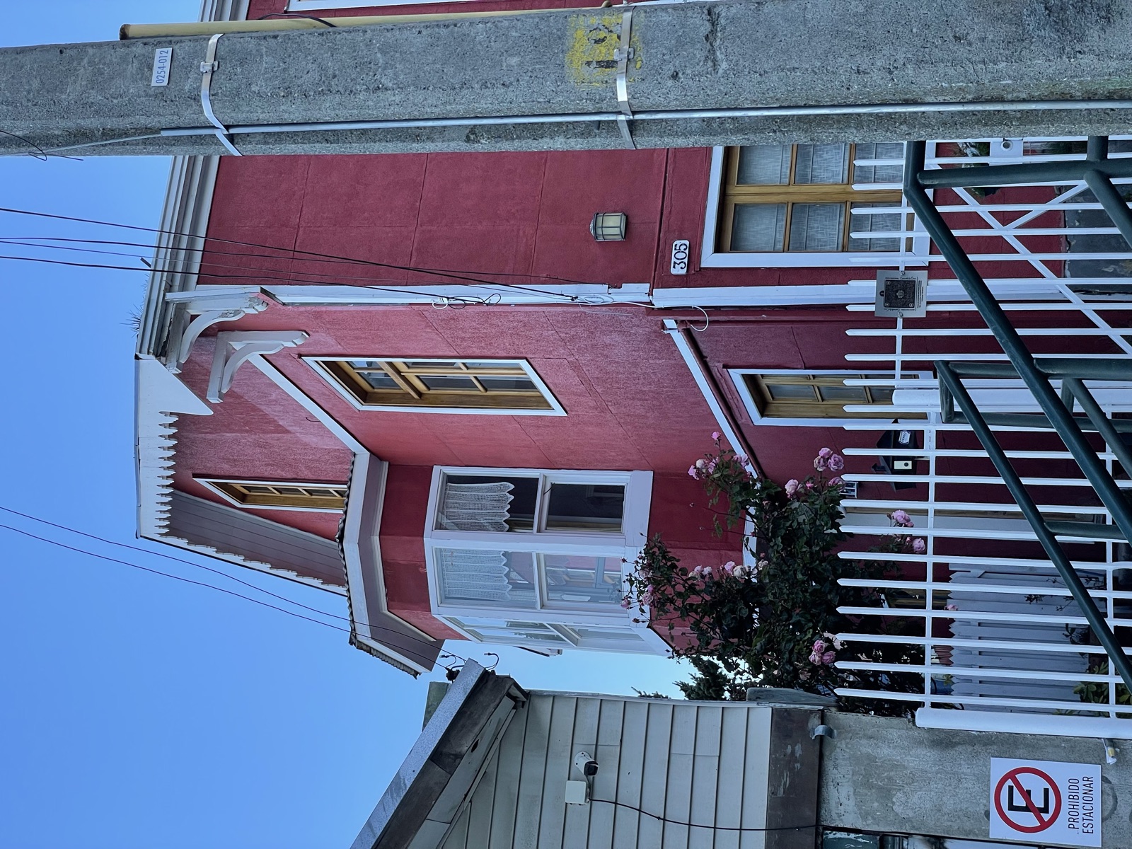 Bodega de zinc alargada