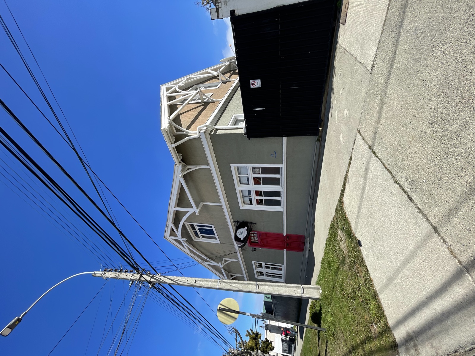 Casa con estructura de madera vista